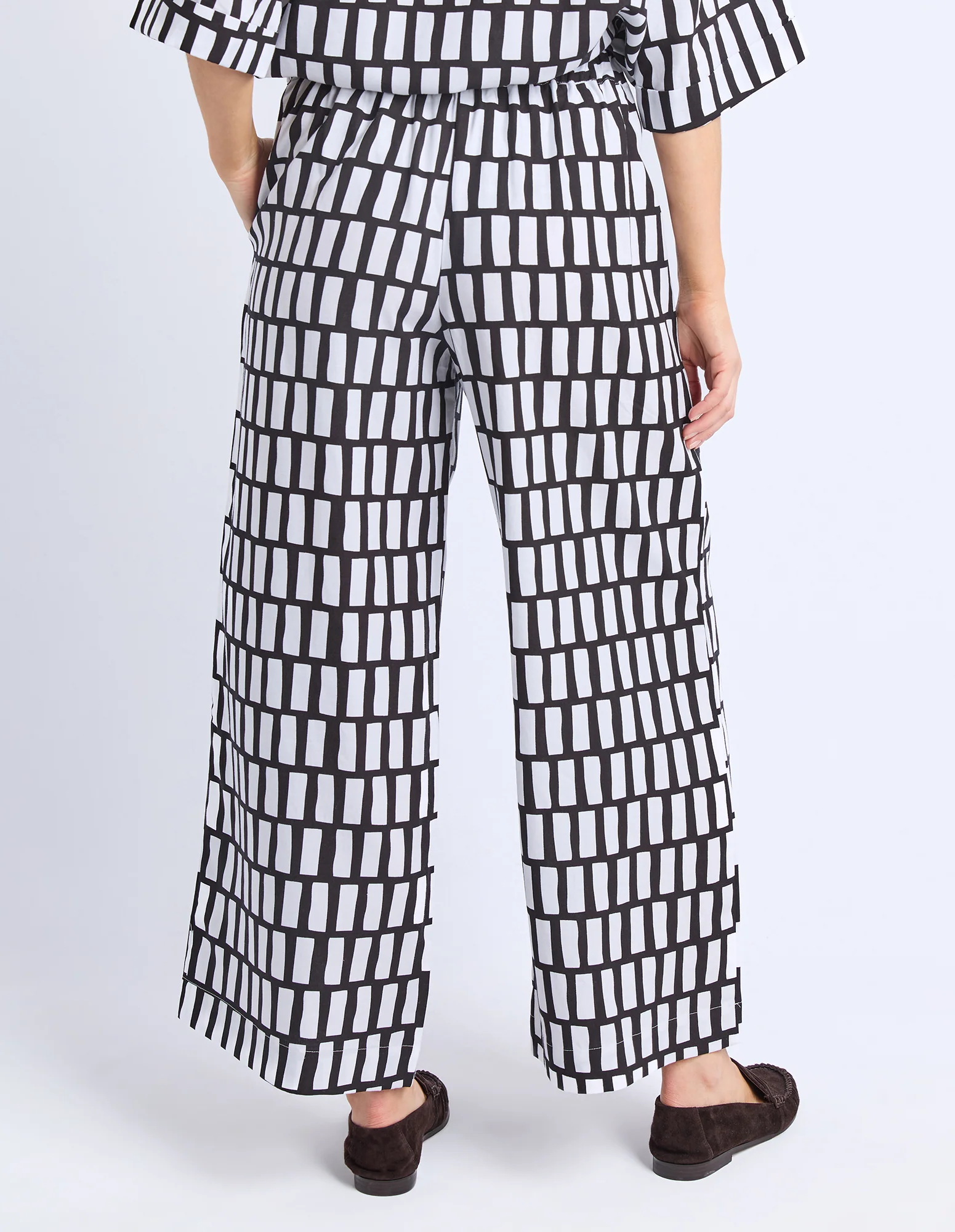 Kivi Pant Mnight Abstract Print - Image 4