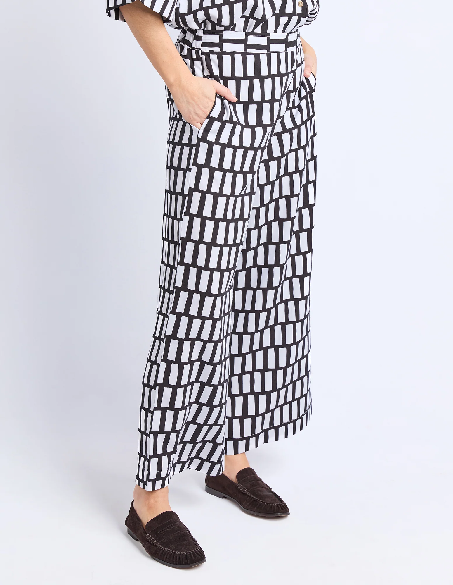 Kivi Pant Mnight Abstract Print - Image 5