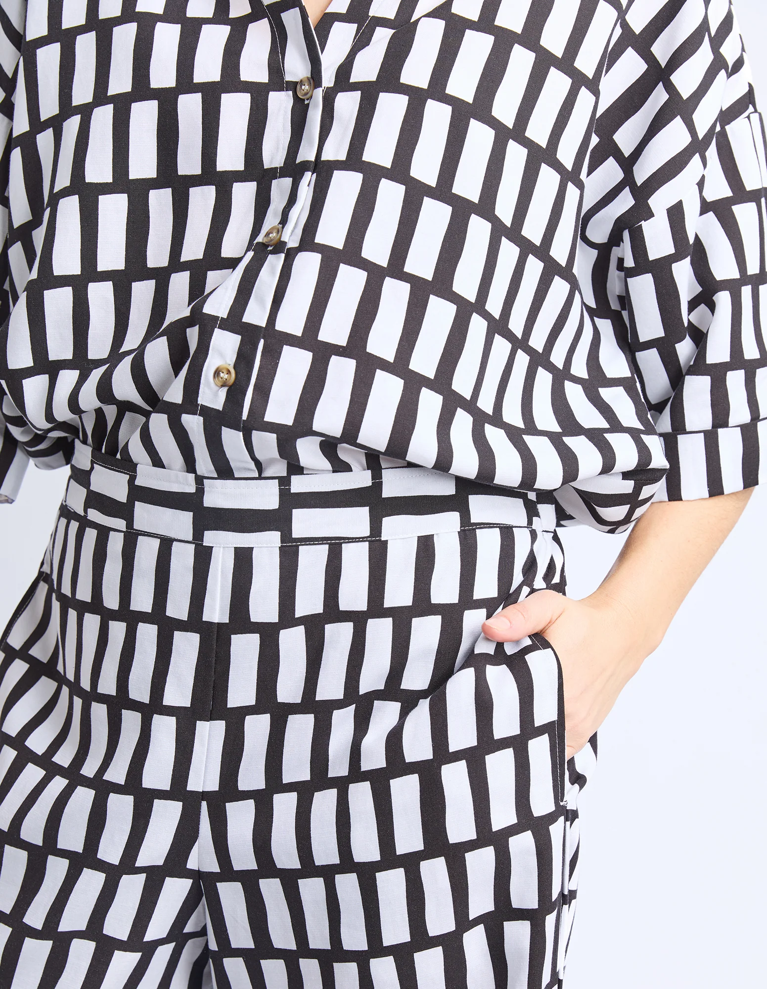 Kivi Pant Mnight Abstract Print - Image 6